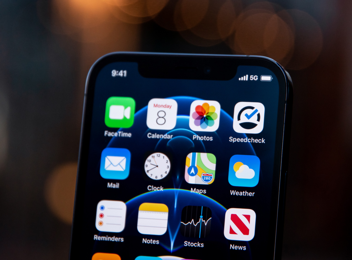 文峰苹果手机维修分享为什么 iPhone 12 在冬季会自动关机 